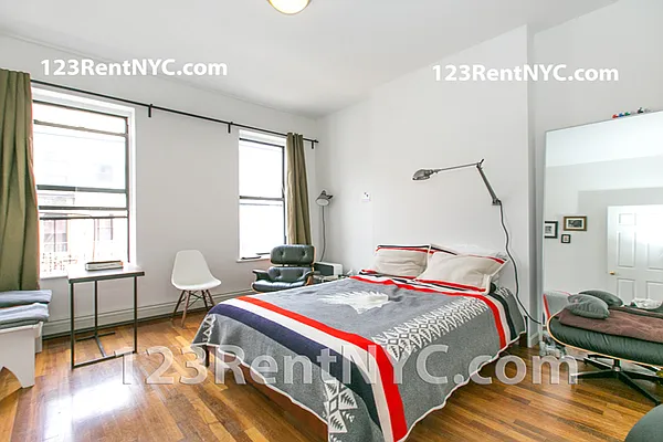 Rented by Chartwell Manhattan Realty | media 13