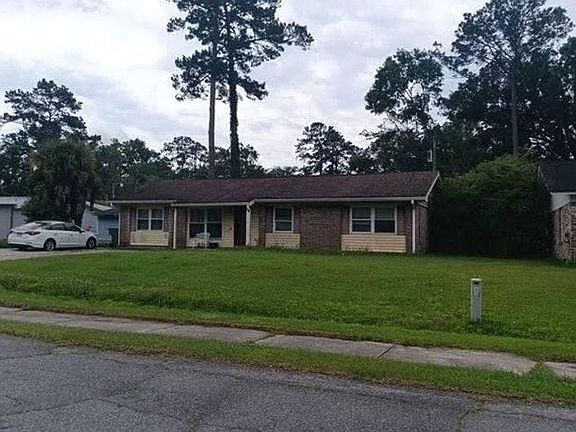 3rd image of 403 Woodley Rd