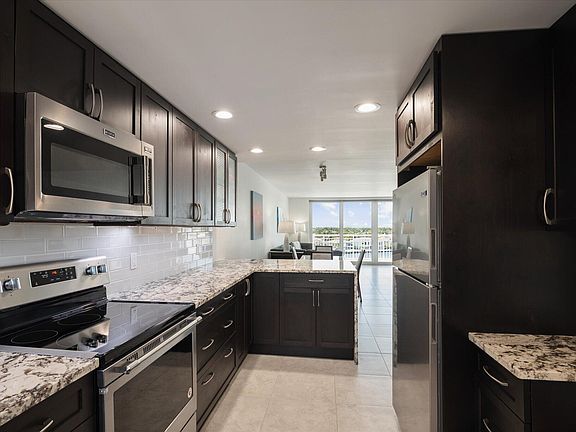 3rd image of 511 Bayshore Dr APT 802