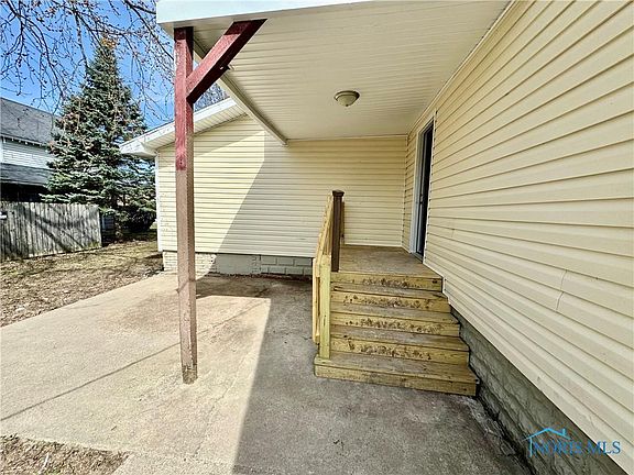 5th image of 340 Belton St