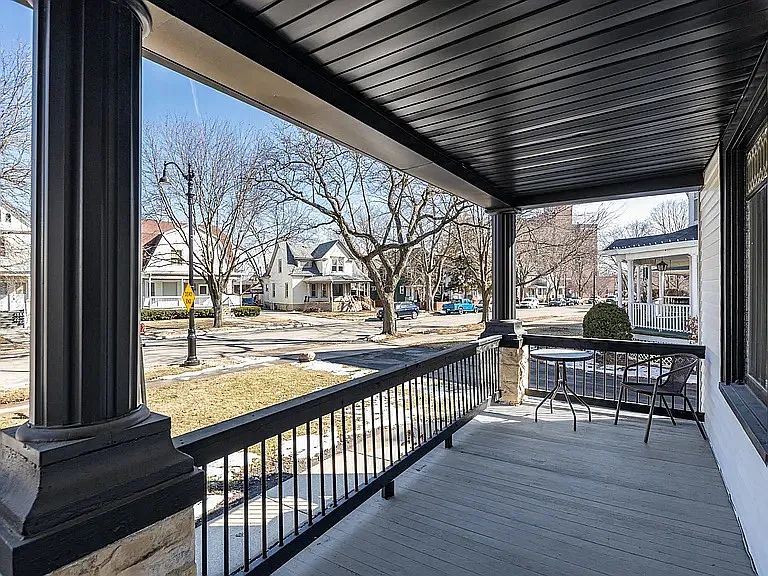 3 bed, 1699 sqft, $2,200 — Photo 3