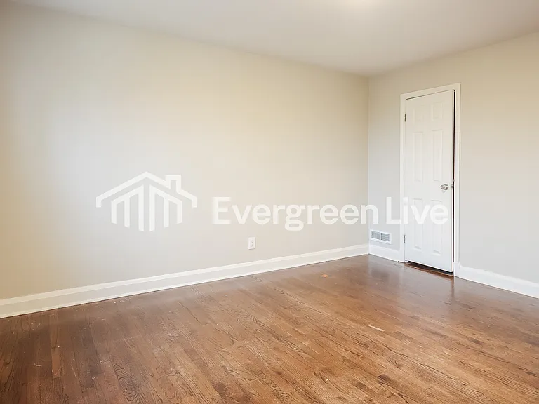 1118 Newfield Rd — Photo 13