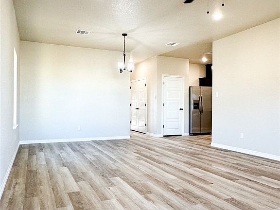 5th image of 5114 White Rose Dr