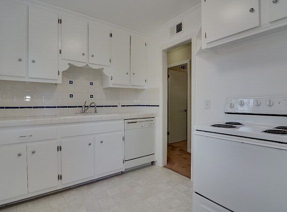 5th image of 129 Marvin Dr