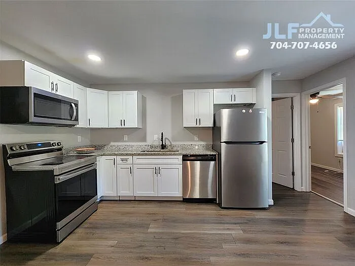 3 bed, 1.0 bath, $1,550 — Photo 4