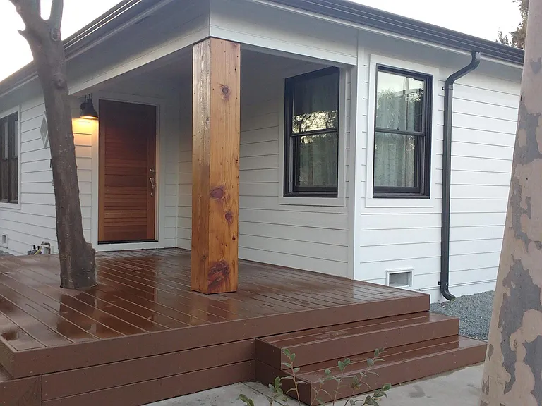 Benton St — Photo 15