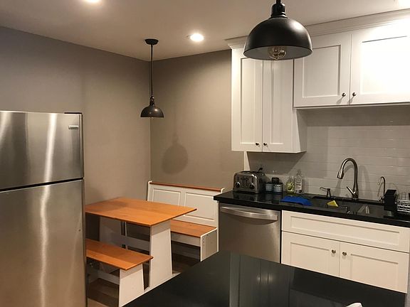 2nd image of 2929 Waverly Dr APT 207
