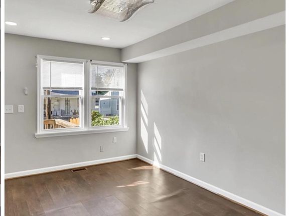 3rd image of 3156 Strickland St