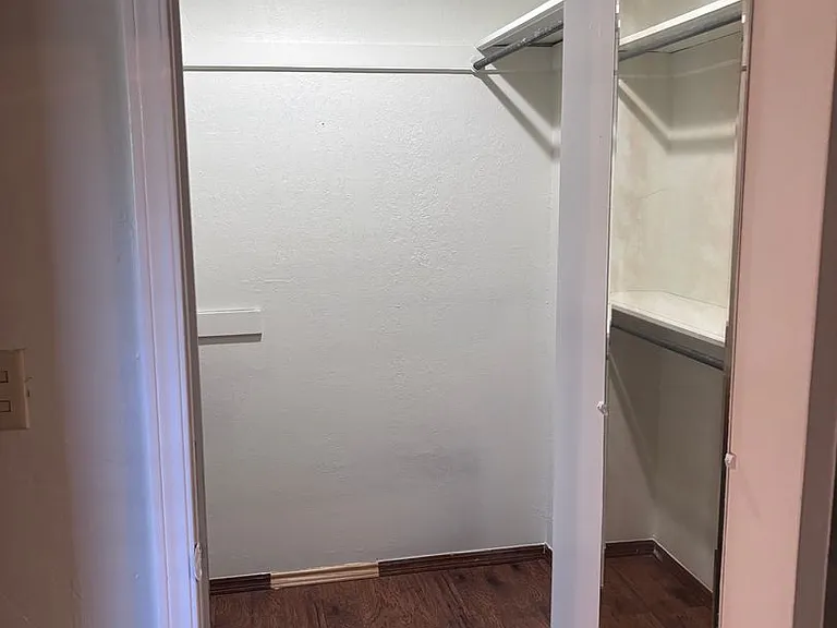 802 Amity Ln — Photo 20