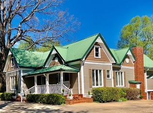 634 Louisiana Ave, Saluda, NC 28773