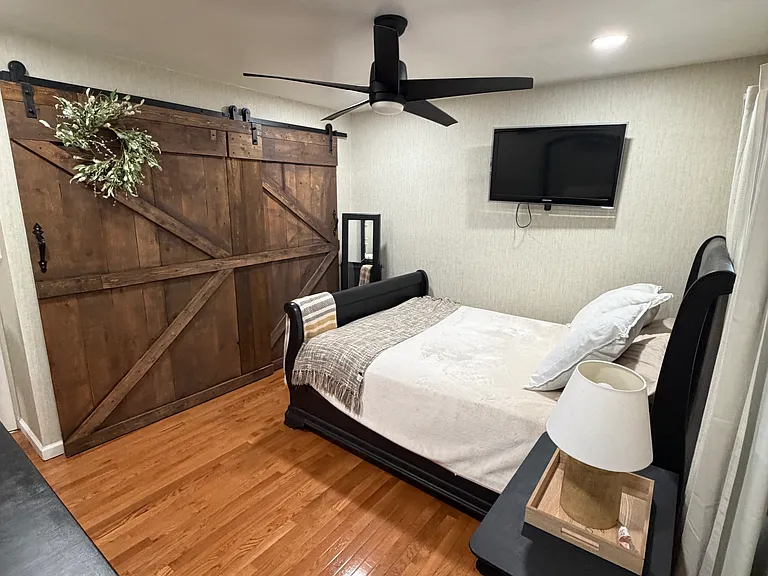 2690 Seville Cir — Photo 12