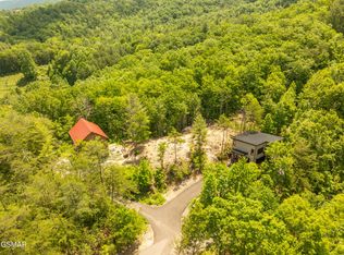 111/113 Little Round Top Ln, Sevierville, TN 37862