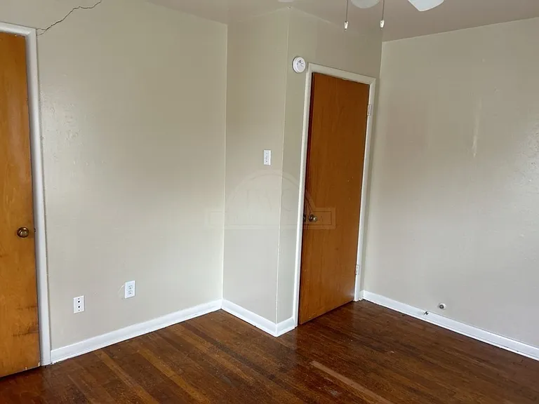 408 Allen St — Photo 16