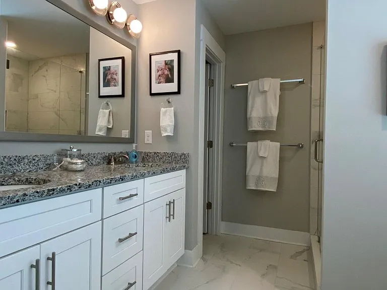 352 Davis St — Photo 17