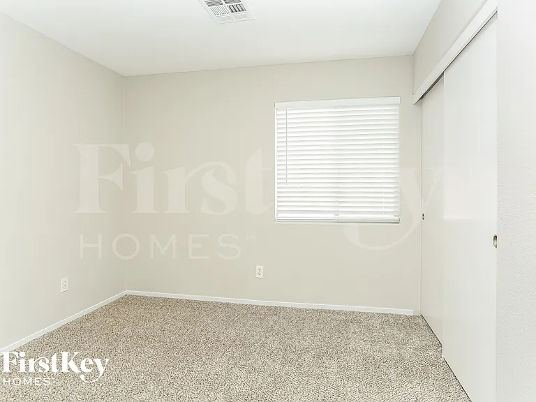 7833 Smokerise Ct — Photo 11