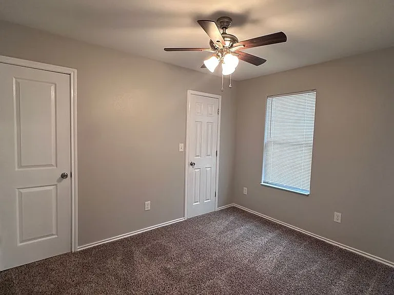 1603 Caldwell St — Photo 9