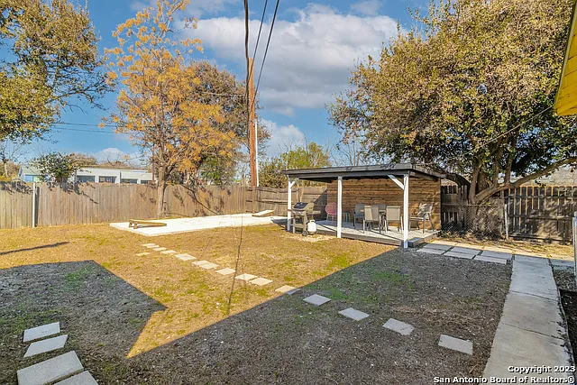 475 E French Pl — Photo 35