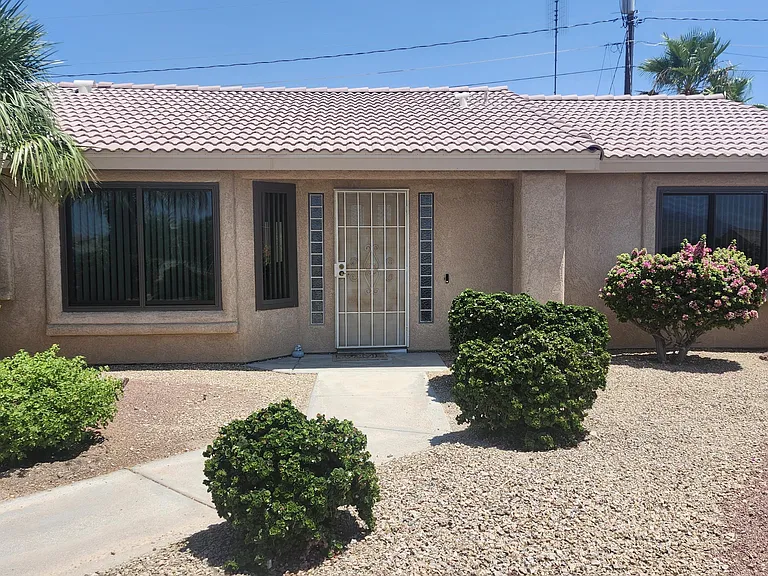 3048 Mirage Dr — Photo 1