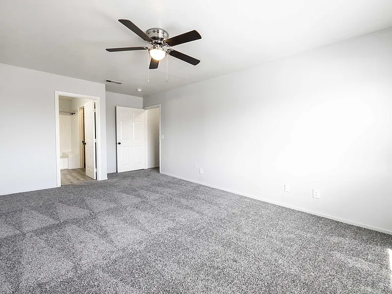 2601 Autumn Blaze Ave — Photo 14
