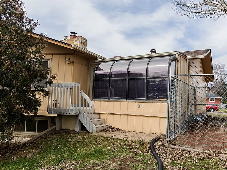 601 W Interstate Ave — Photo 50