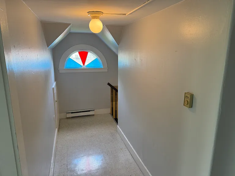 88 Roxbury St #3 — Photo 6