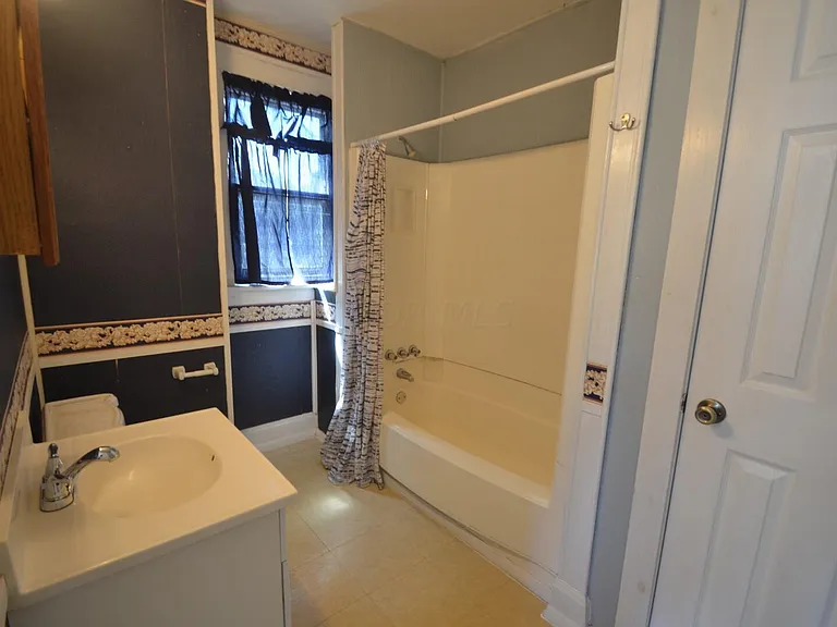 163 W 5th Ave — Photo 11