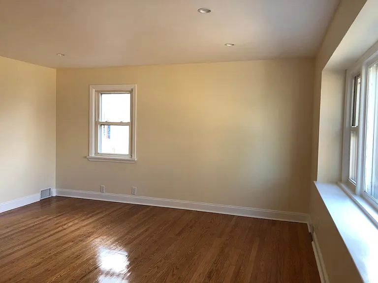 396 Union Ave — Photo 10
