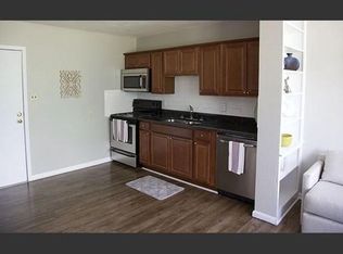 2200 W Cornwallis Dr APT 220, Greensboro, NC 27408