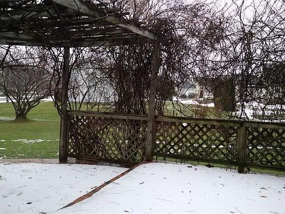 4th image of 3 Newcomb Dr