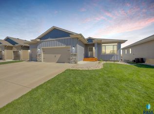9517 W Keyrell Cir, Sioux Falls, SD 57106