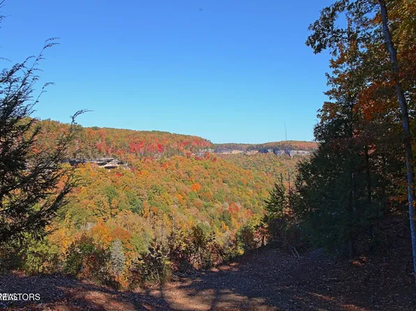 17 Emerald Dr, Jamestown, TN 38556