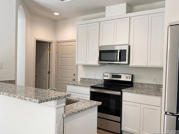 5th image of 2013 Silver Oak Dr #31-F