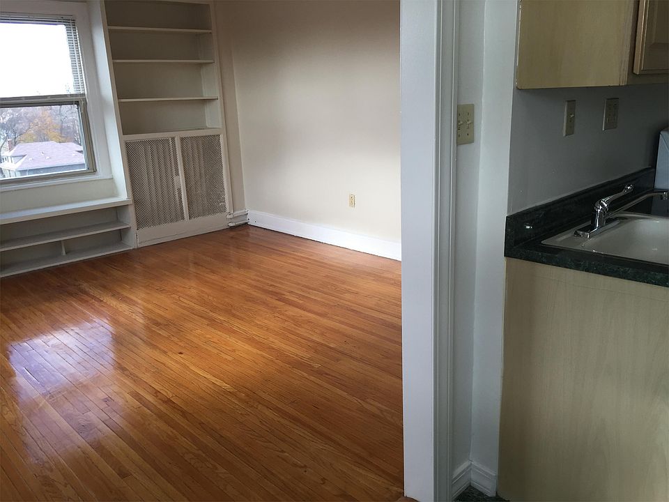 1st image of 1130 Parker St APT 515