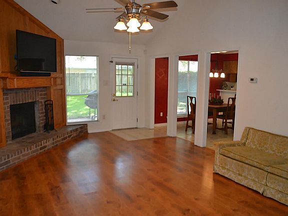 2nd image of 18106 Autumn Hills Dr