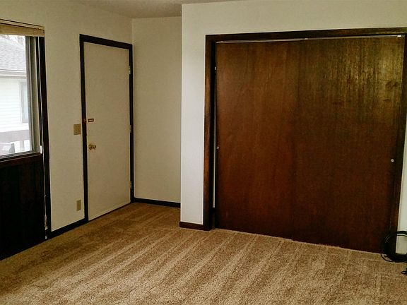 5th image of 317 N College St APT C