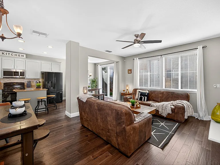 390 Caravaggio Cir — Photo 12