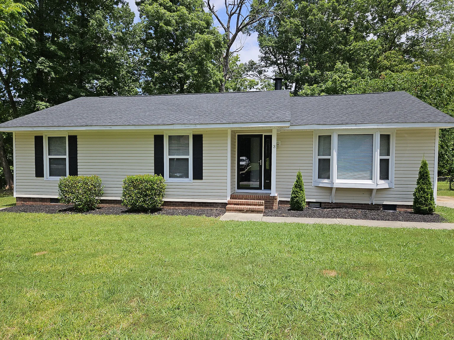 3 bed, 1461 sqft, $2,000 — Photo 1