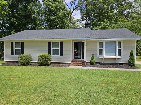 3 Chanter Ct, Durham, NC 27705