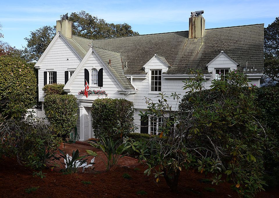1st image of 70 San Carlos Ave