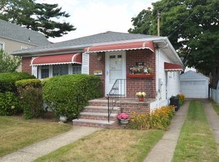 103 Hendrickson Ave, Lynbrook, NY 11563