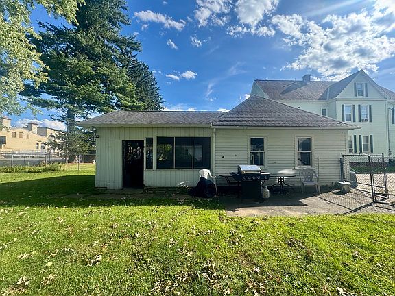 5th image of 13 Dexter St