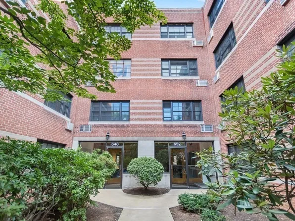 652 Washington St APT 6, Brookline, MA 02446