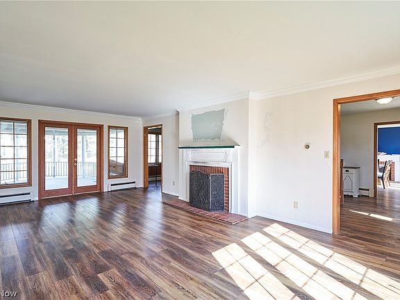 3rd image of 3614 Oak Rd