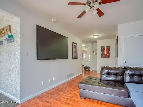 3rd image of 138 3rd Street