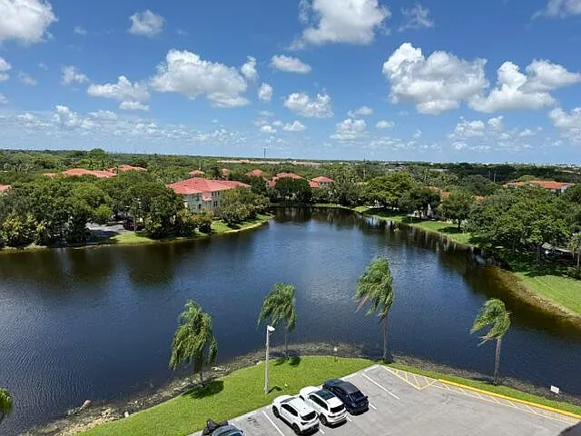 250 Jacaranda Dr #804 — Photo 2