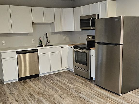 5th image of 170 Abeel St