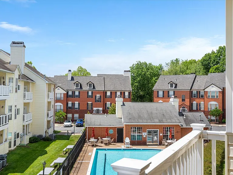664 Gateway Dr SE #302 — Photo 24