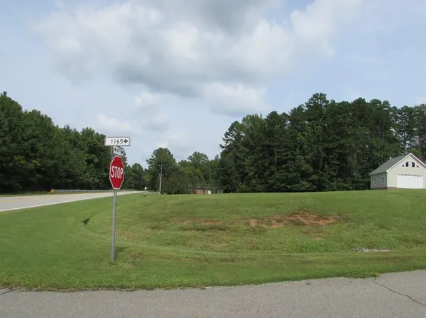 23 Lawsons Dr, Clarksville, VA 23927