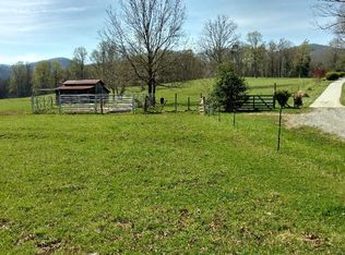 16 E Mason Dr, Blairsville, GA 30512