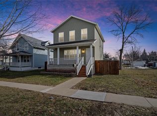 822 12th St NE, Cedar Rapids, IA 52402